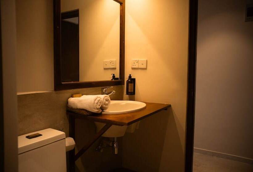 Номер Deluxe, Neevana Hotel Hikkaduwa