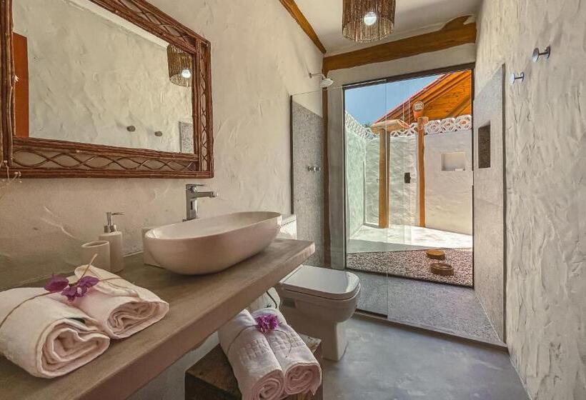 غرفة قياسية ثلاثية, Casa Caroá   Chalé 2