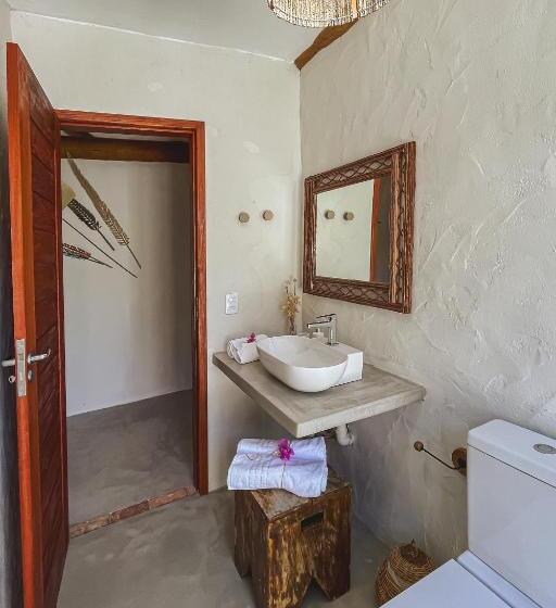 غرفة قياسية ثلاثية, Casa Caroá   Chalé 2