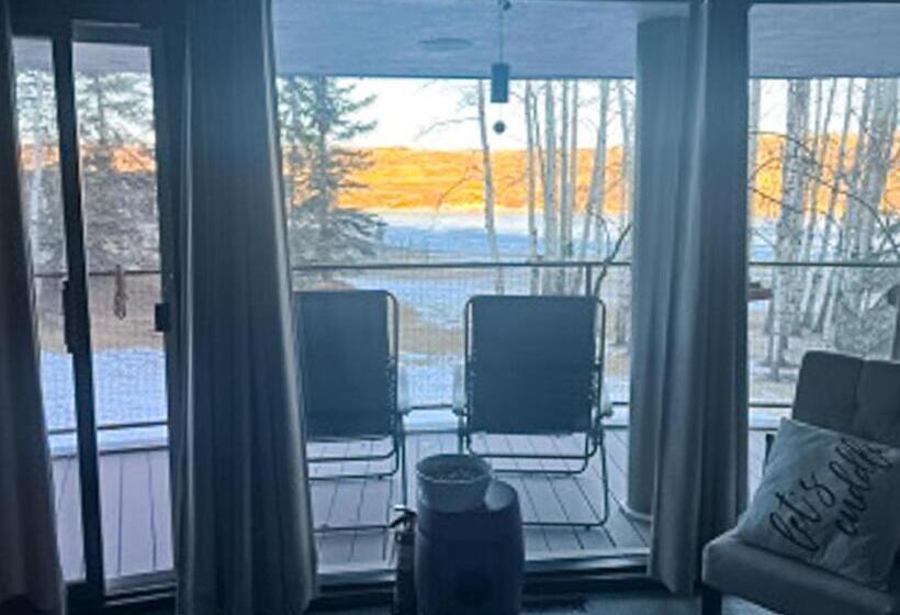 غرفة قياسية ثلاثية مزودة بشرفة, Roundhouse Grotto