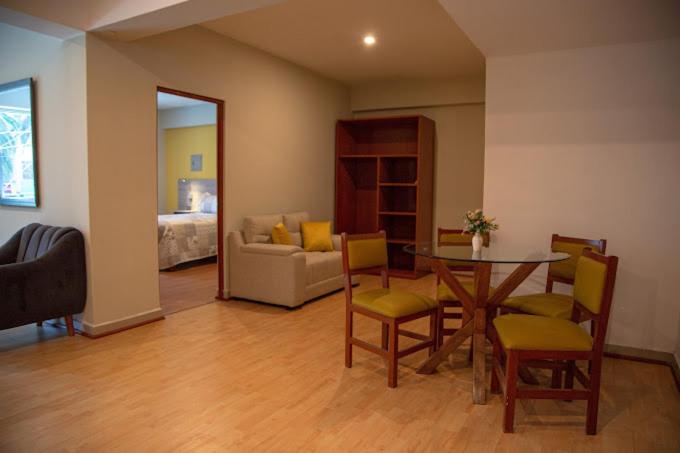 패밀리 룸, Sudamericana Inn