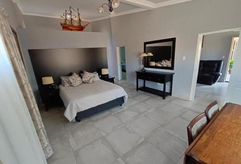 Family Suite, Clyde S On Dale Guest House