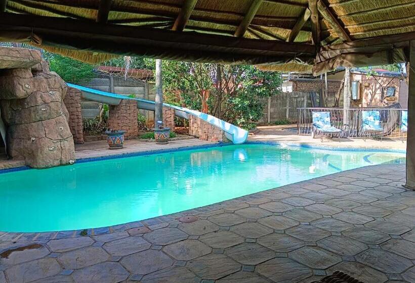 Family Suite, Clyde S On Dale Guest House