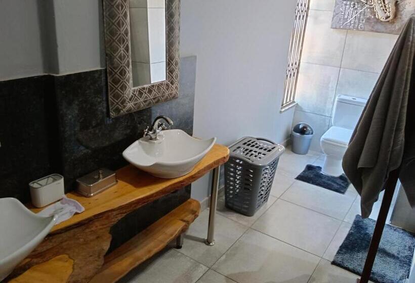 Family Suite, Clyde S On Dale Guest House