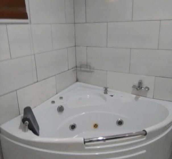 Номер Стандарт Вид на Бассейн, Dbright Lodge