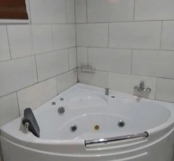اتاق استاندارد با چشم‌انداز استخر, Dbright Lodge