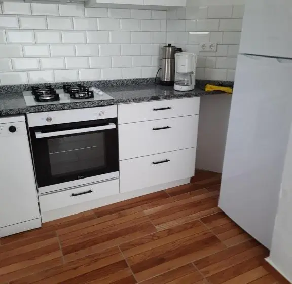 庭の見える１ベッドルームアパートメント, Villa Köknar Apart