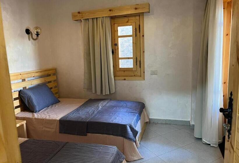 کلبه ییلاقی, Village Light House Dahab