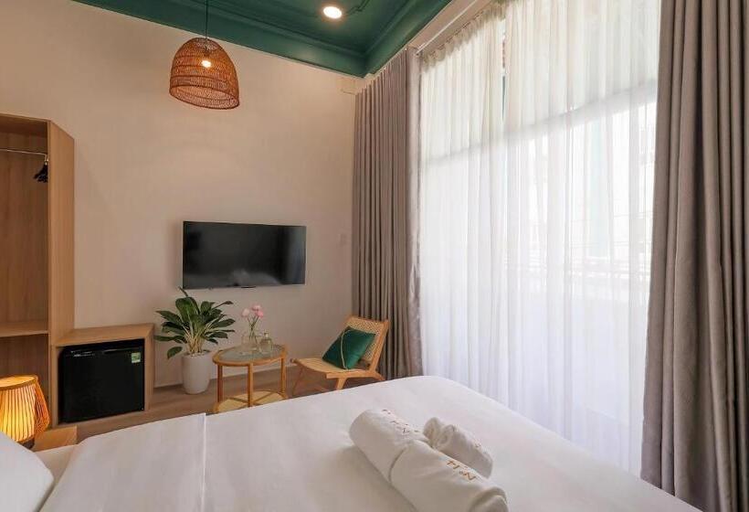 اتاق لوکس با بالکن, Lemi   Homestay In Hue
