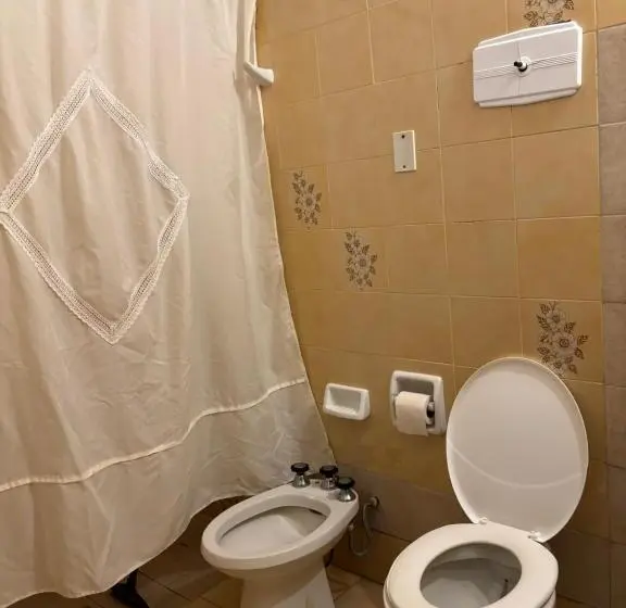 Economy Quadruple Room, Claro De Luna Hotel Centro