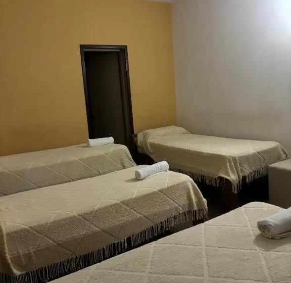 Economy Quadruple Room, Claro De Luna Hotel Centro