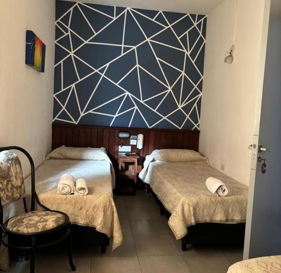 이코노미 트리플 룸, Claro De Luna Hotel Centro