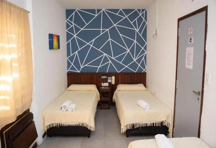 Economy Triple Room, Claro De Luna Hotel Centro