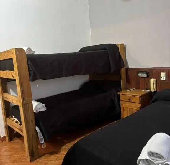 Deluxe Neljän Hengen Huone, Claro De Luna Hotel Centro