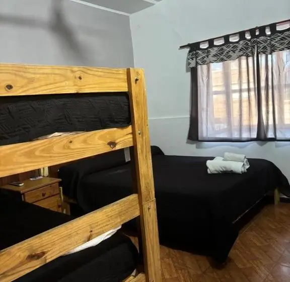 Deluxe Neljän Hengen Huone, Claro De Luna Hotel Centro