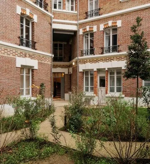 Standard-studio, Emilie Homes   Clichy