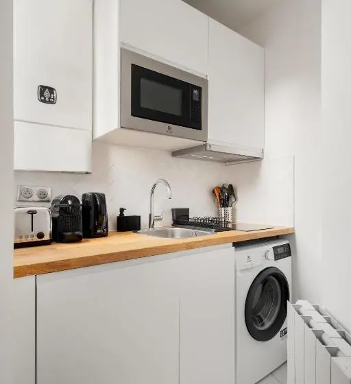 Standard-studio, Emilie Homes   Clichy