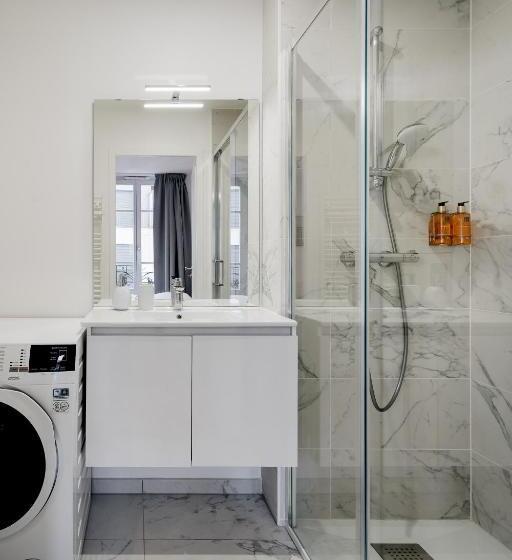 إستوديو سوبيريور, Emilie Homes   Clichy