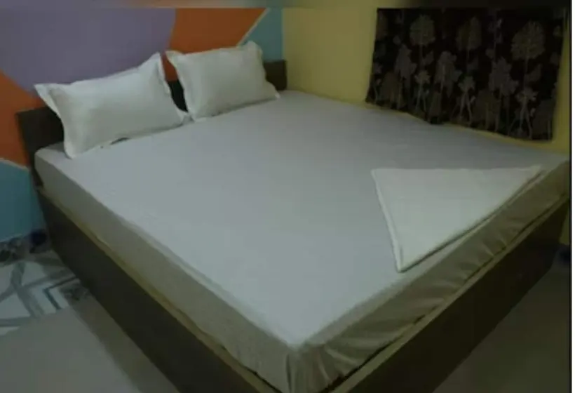 Habitació Estàndard, J B L