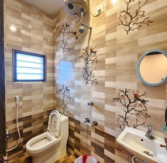 חדר קלאסי לשלושה, Oyo Flagship Gk Lodge