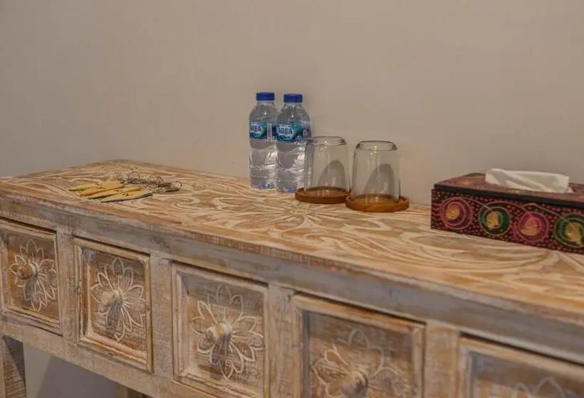デラックススタジオ, Griya Buda Guest House
