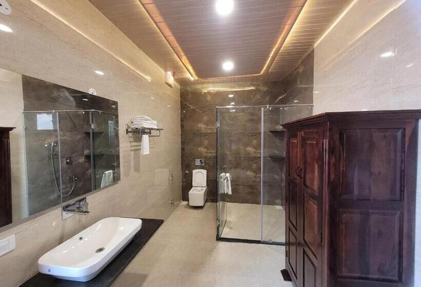 غرفة عائلية مطلّة علي الجبل, Ranthambhore Pride