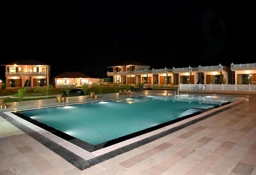 غرفة عائلية مطلّة علي الجبل, Ranthambhore Pride