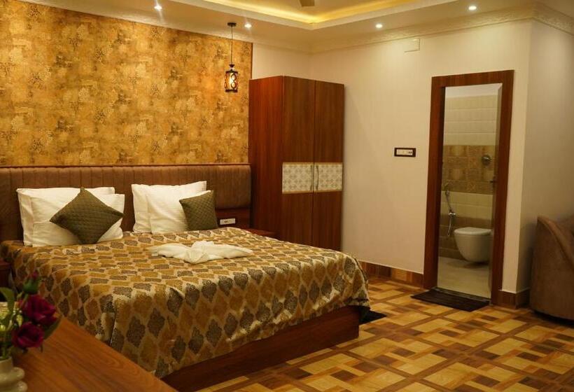 Номер Клуб, Swet Palash Resort