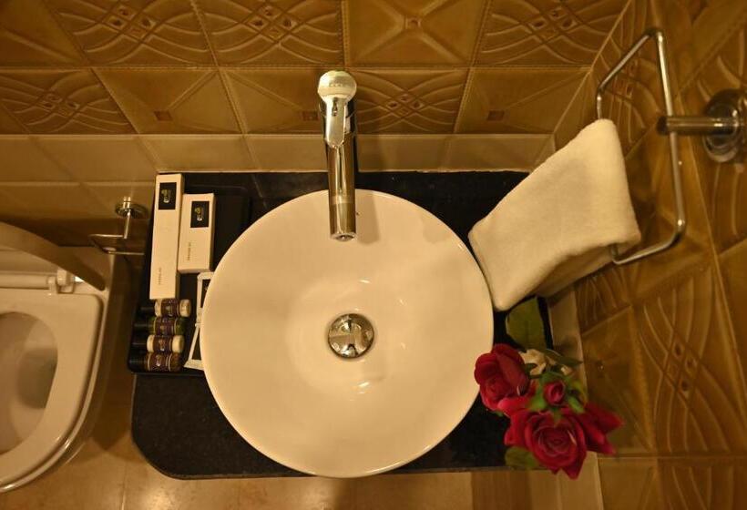 Номер Клуб, Swet Palash Resort