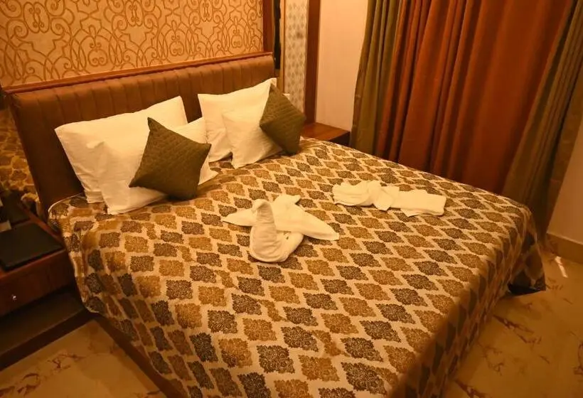 ロイヤルスイート, Swet Palash Resort