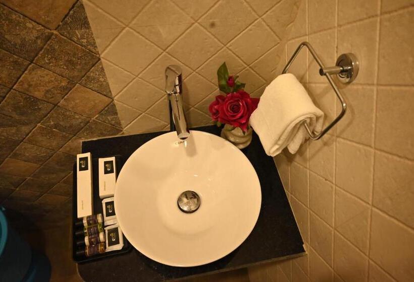 ロイヤルスイート, Swet Palash Resort