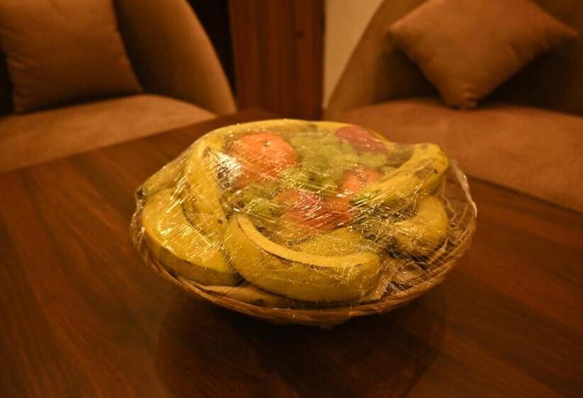 ロイヤルスイート, Swet Palash Resort