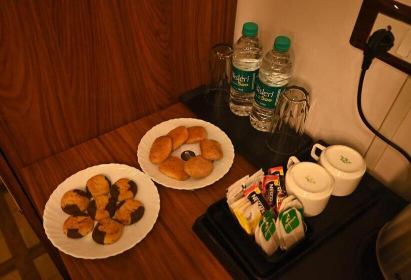 Номер Клуб, Swet Palash Resort