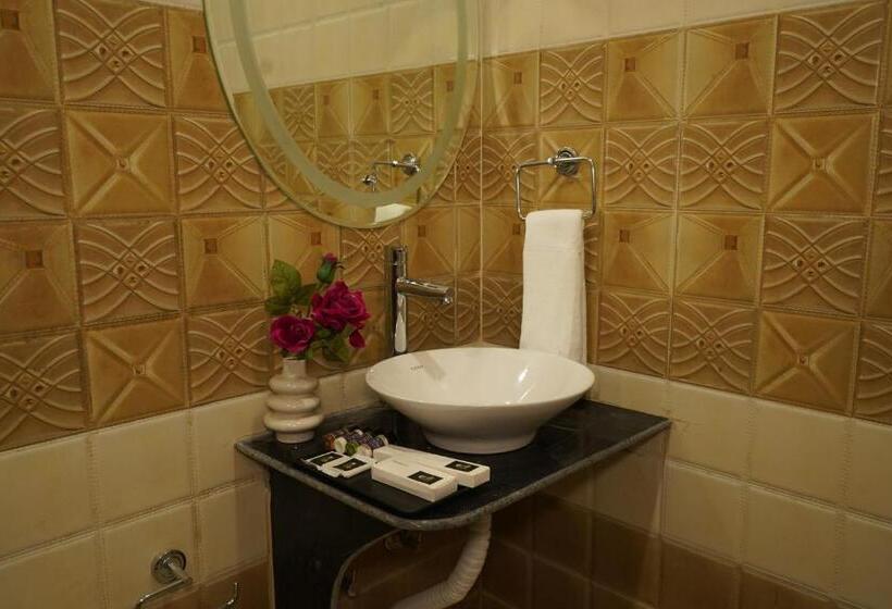 クラブルーム, Swet Palash Resort