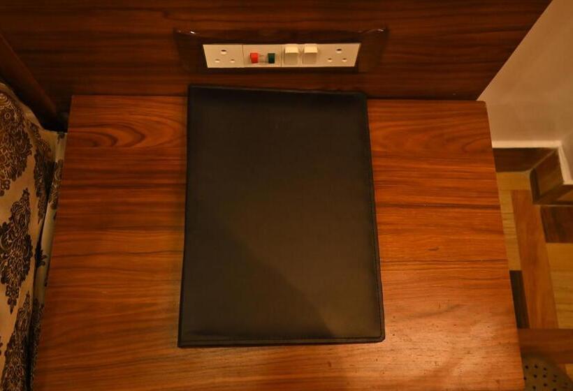 プレミアムルーム, Swet Palash Resort