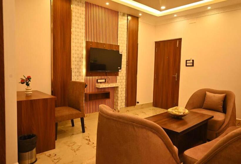 ロイヤルスイート, Swet Palash Resort