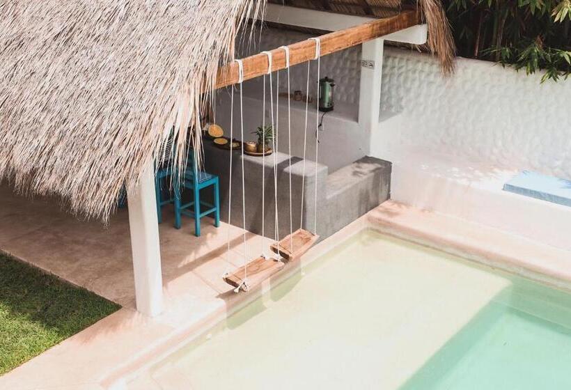 プールビュースタンダードルーム, Casa Kaî Hotel Boutique