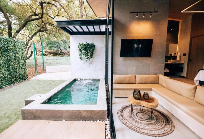 Suite with Pool, Epic Tamarindo Boutique