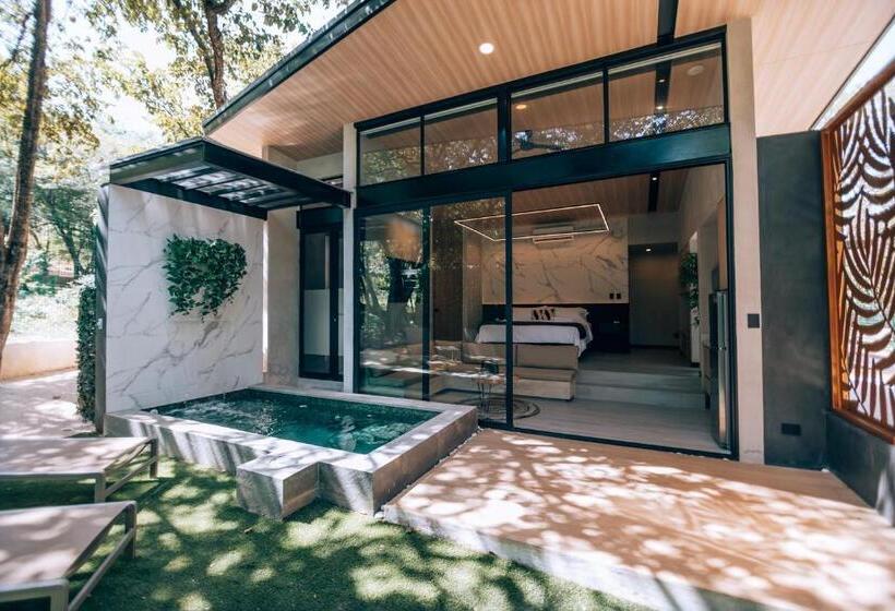 Suite with Pool, Epic Tamarindo Boutique