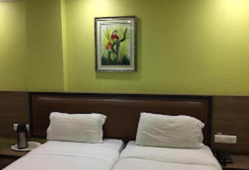 Номер Deluxe, Gokul Plaza,bhubaneswar