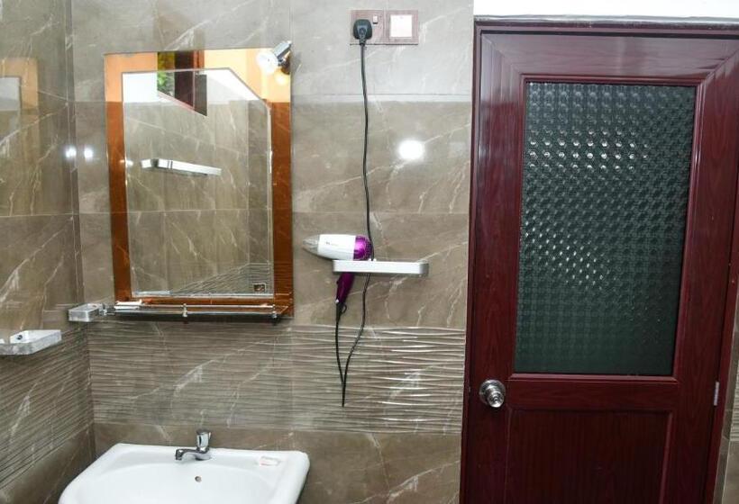 Deluxe Room, Prem Nadee Homestay