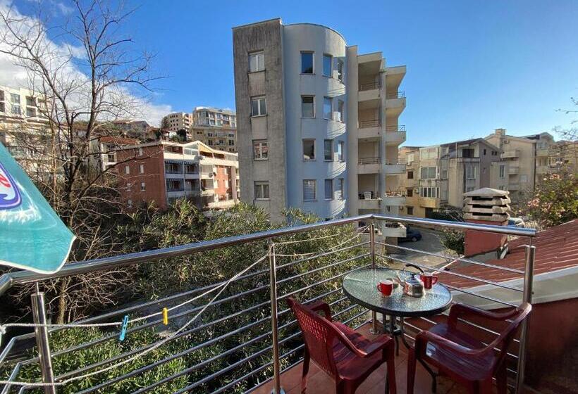 اتاق اکونومی, Markovic Apartmani Becici