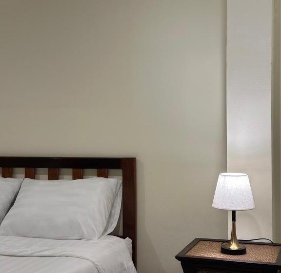 Habitació Estàndard, เวลาและนาที Wella&natee