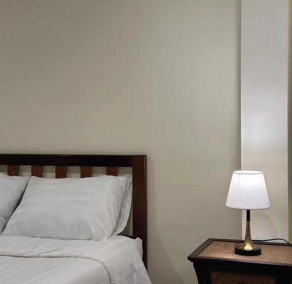 Habitació Estàndard, เวลาและนาที Wella&natee