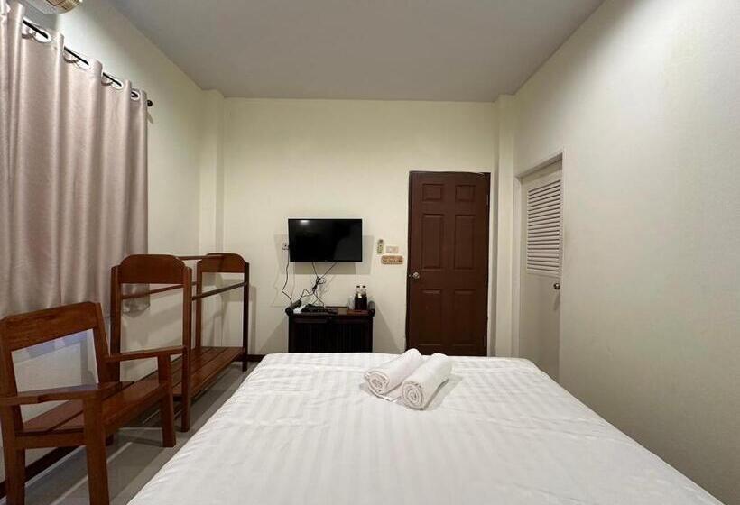 Habitació Estàndard, เวลาและนาที Wella&natee