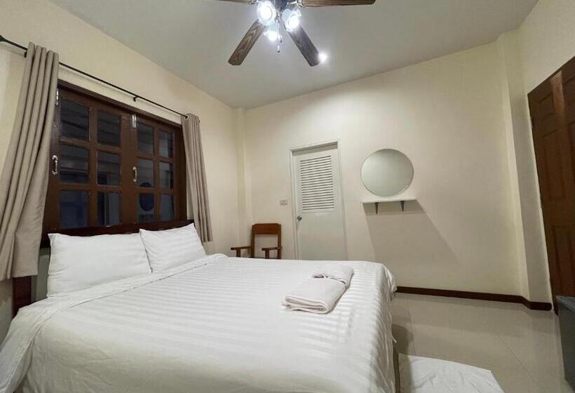 Habitació Estàndard, เวลาและนาที Wella&natee