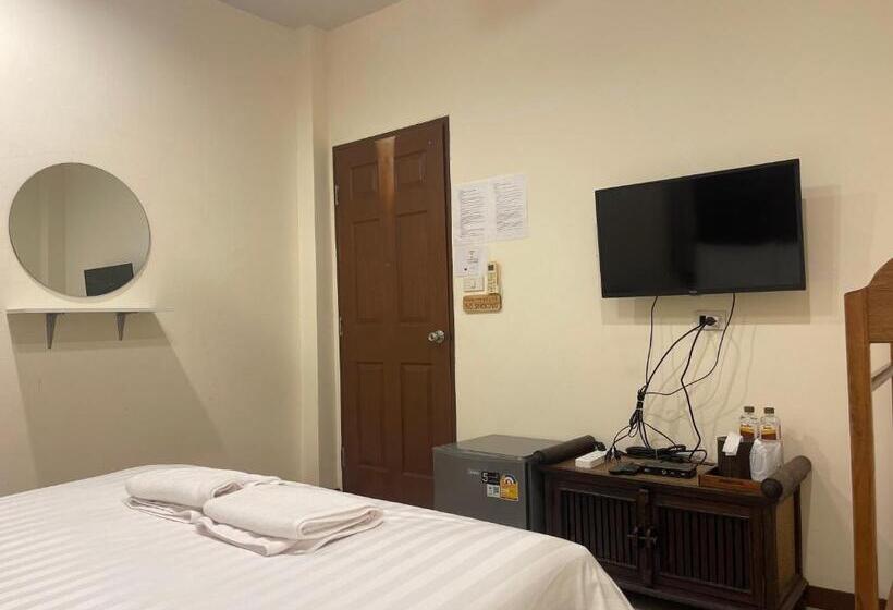 Habitació Estàndard, เวลาและนาที Wella&natee