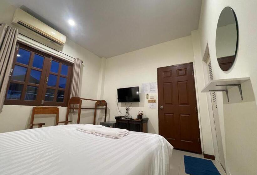 Habitació Estàndard, เวลาและนาที Wella&natee