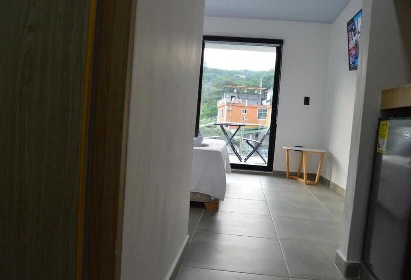 غرفة ديلوكس مزودة بشرفة, Guacamayas Resort Vacation