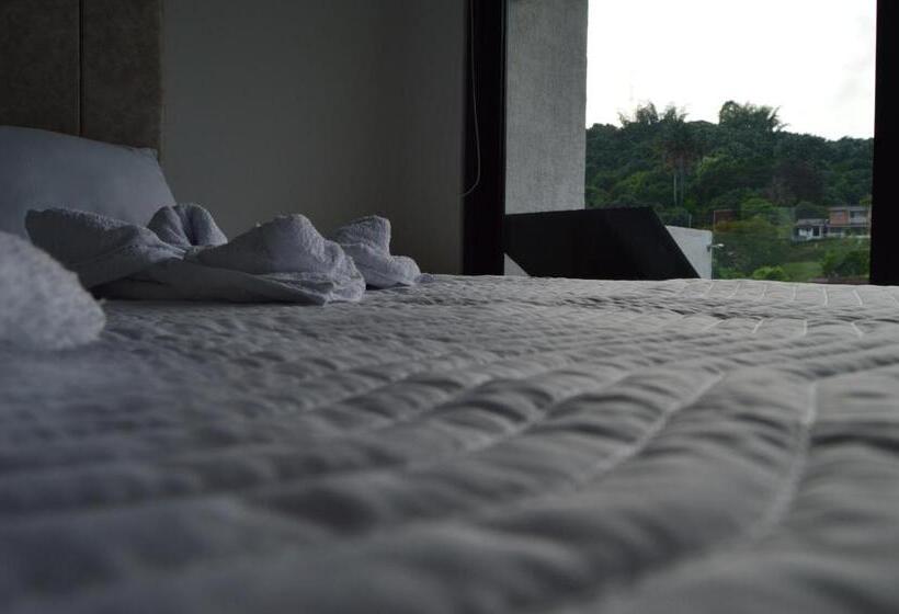 غرفة ديلوكس مزودة بشرفة, Guacamayas Resort Vacation